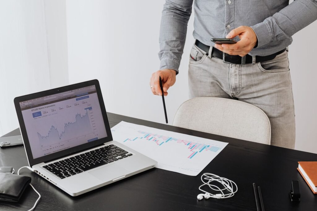 SEO for financial services Singapore adviser reviewing organic search rankings on a laptop