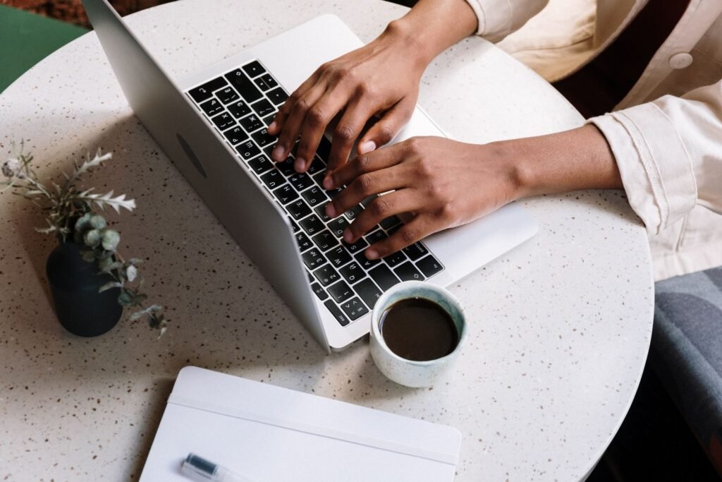 Shopify blog SEO Singapore store owner writing organic traffic content for an online store