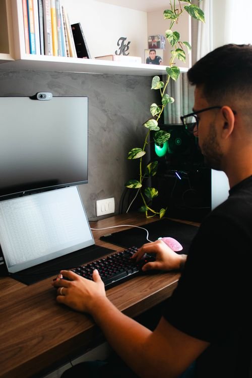 Singapore website owner reviewing LiteSpeed Cache SEO Hostinger Singapore settings inside the WordPress admin dashboard