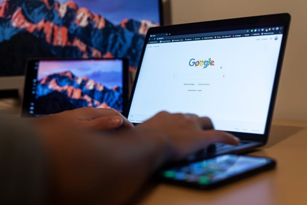Diagram showing how ai is changing seo for a Singapore business owner comparing search result layouts